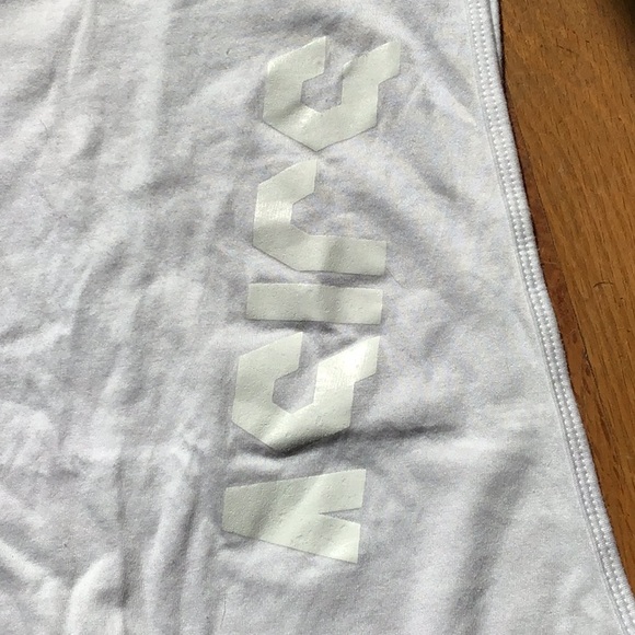 ASICS top - Picture 4 of 4